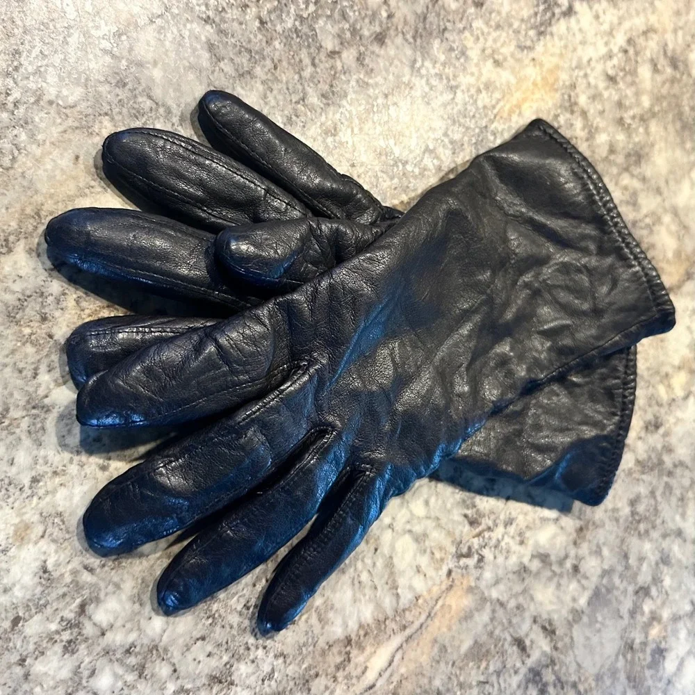 Women's Black Leather Gloves Knit Lined Mid Length Sz 8 Cozy Lightweight Winter